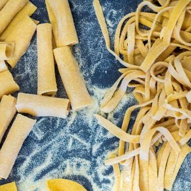 Pasta shaping discs